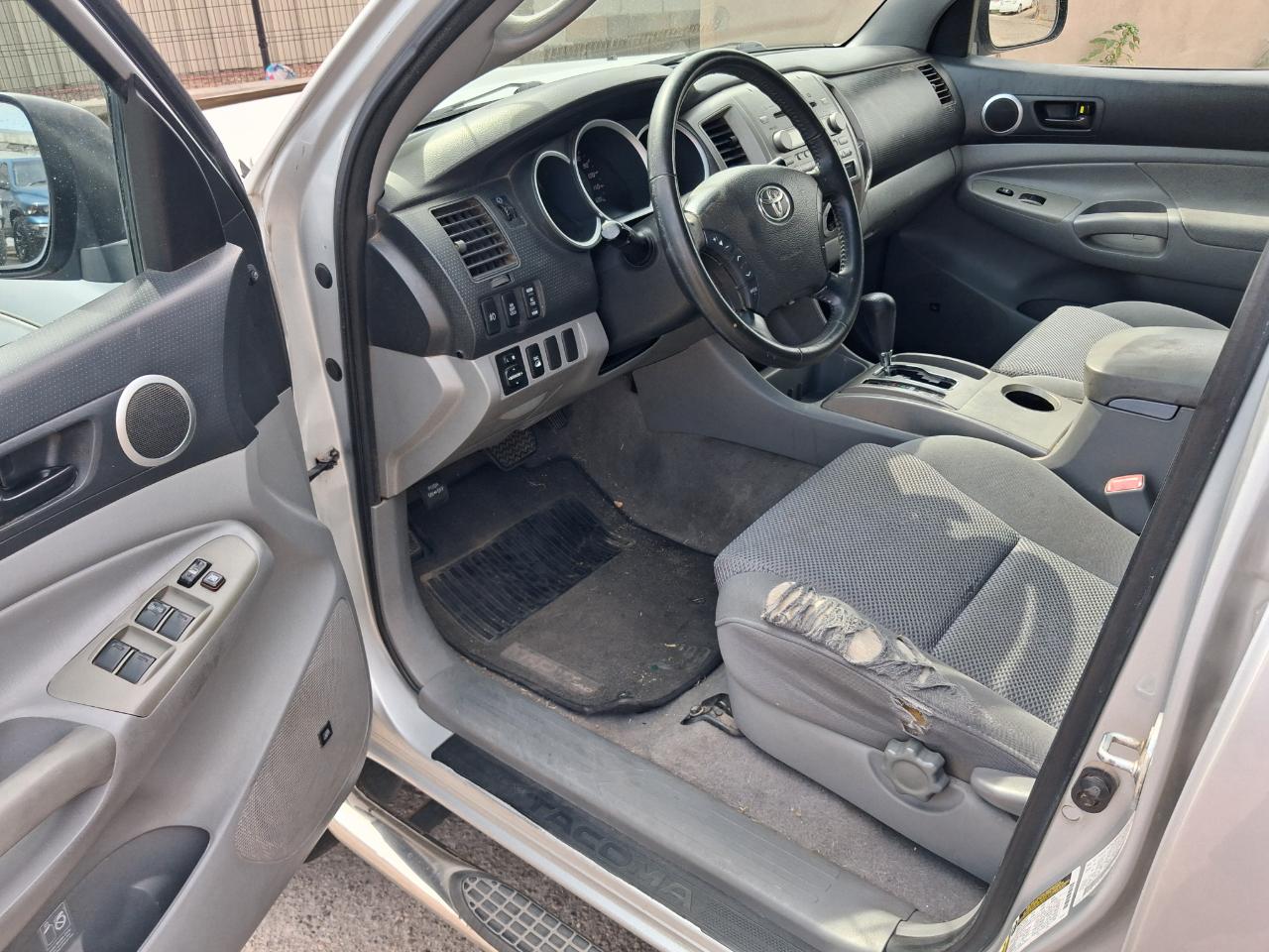Toyota Tacoma Double Cab V6 Manual 4WD 2005