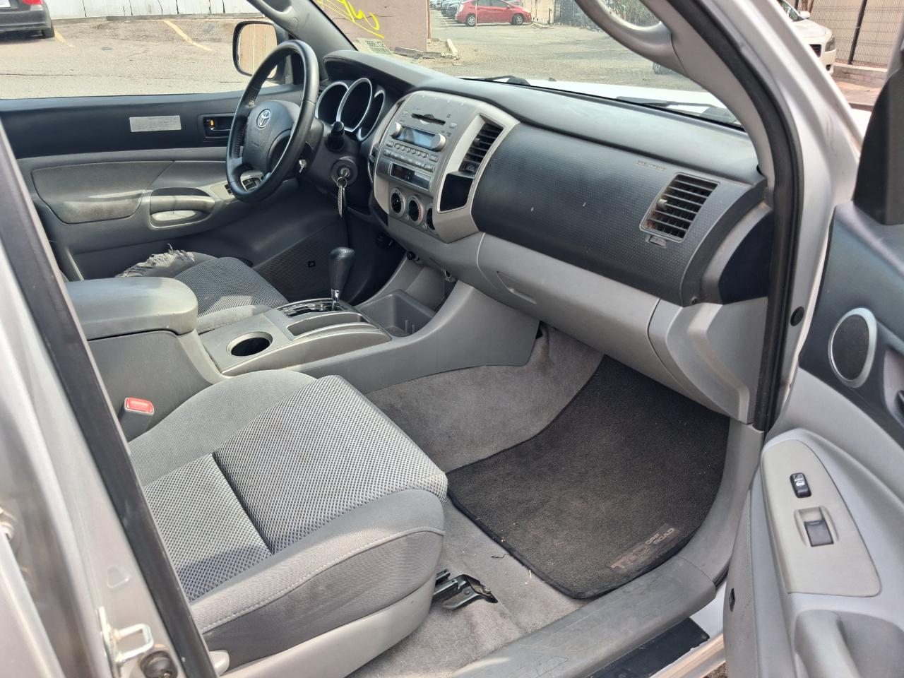 Toyota Tacoma Double Cab V6 Manual 4WD 2005