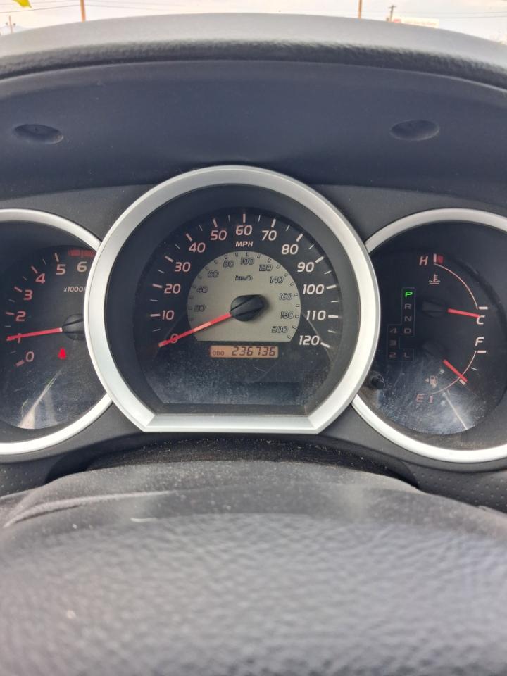 Toyota Tacoma Double Cab V6 Manual 4WD 2005
