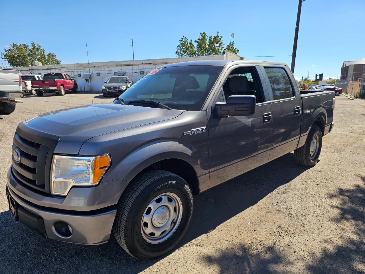 Ford F-150 XL SuperCrew 5.5-ft. Bed 2WD 2012