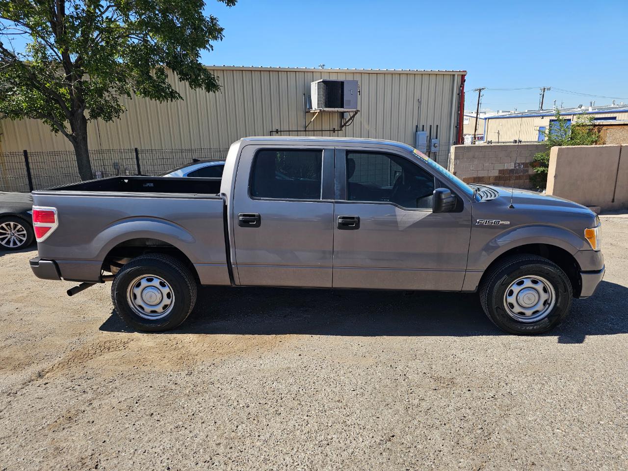 Ford F-150 XL SuperCrew 5.5-ft. Bed 2WD 2012