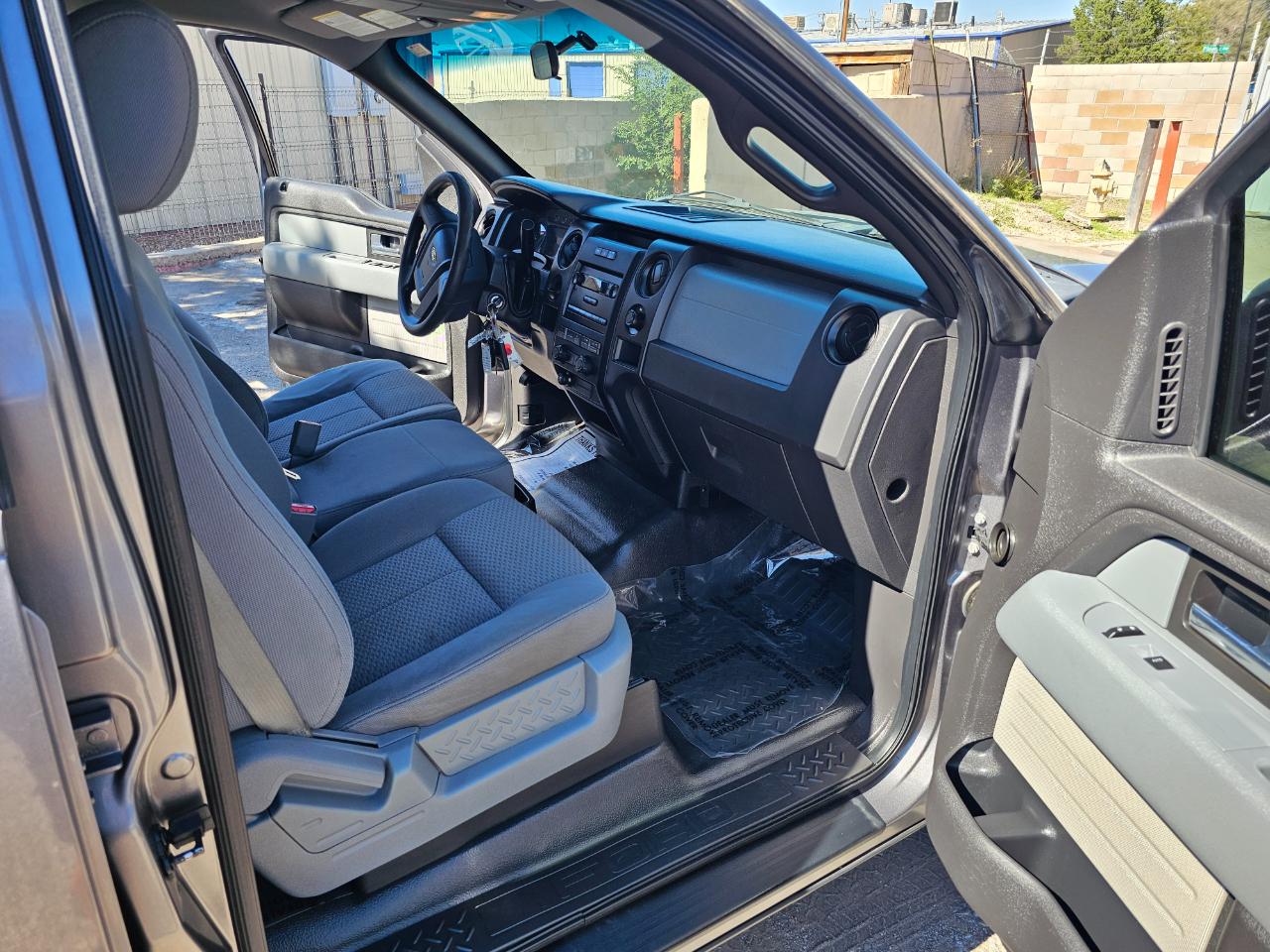 Ford F-150 XL SuperCrew 5.5-ft. Bed 2WD 2012