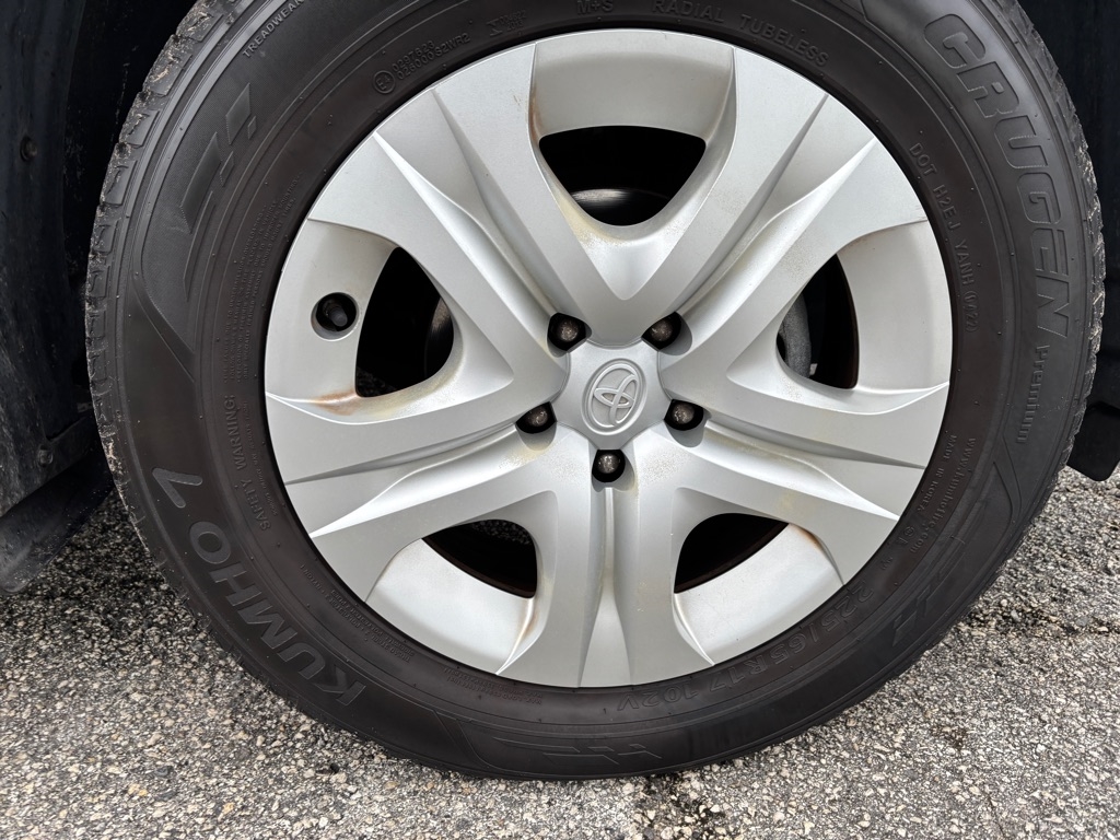 Toyota RAV4 LE FWD 2014