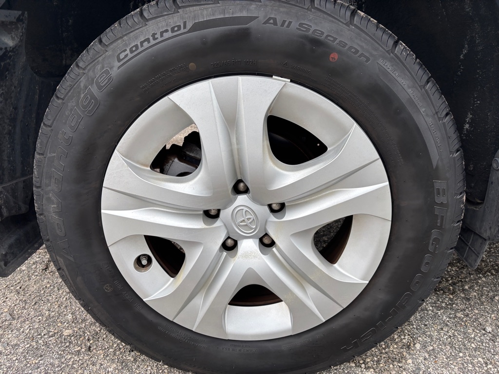 Toyota RAV4 LE FWD 2014