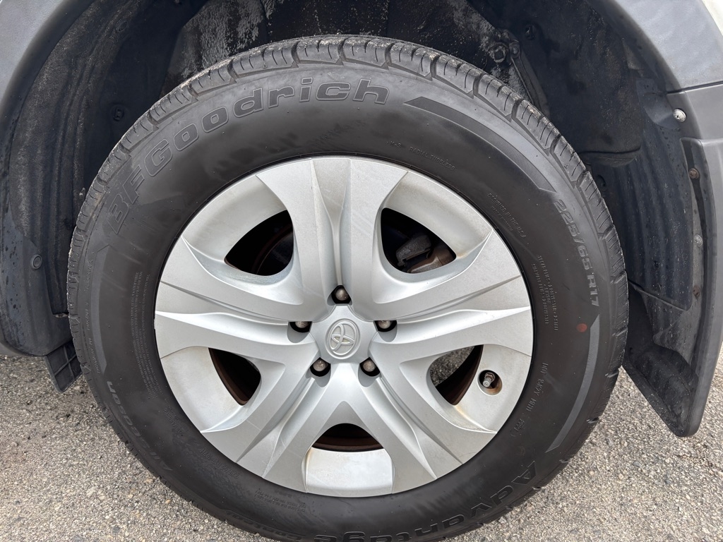 Toyota RAV4 LE FWD 2014