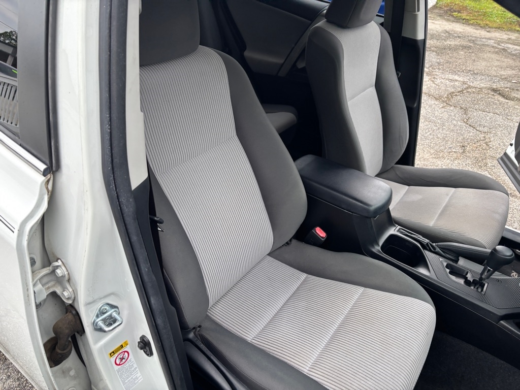 Toyota RAV4 LE FWD 2014