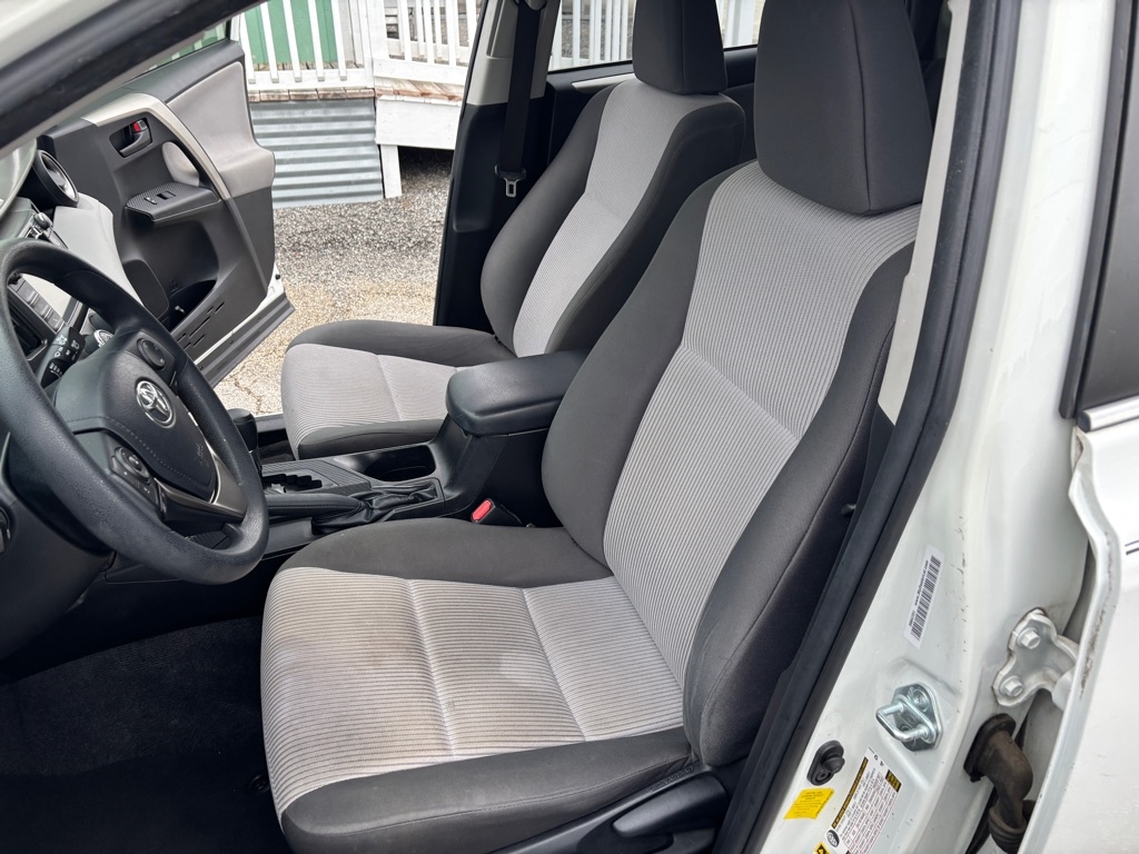 Toyota RAV4 LE FWD 2014