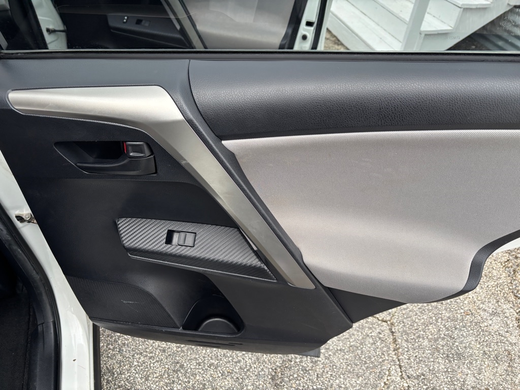 Toyota RAV4 LE FWD 2014