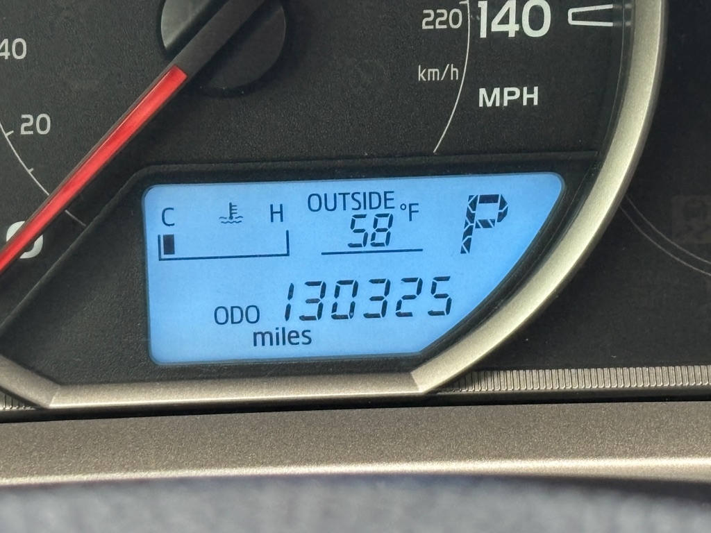 Toyota RAV4 LE FWD 2014