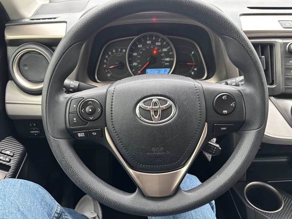 Toyota RAV4 LE FWD 2014
