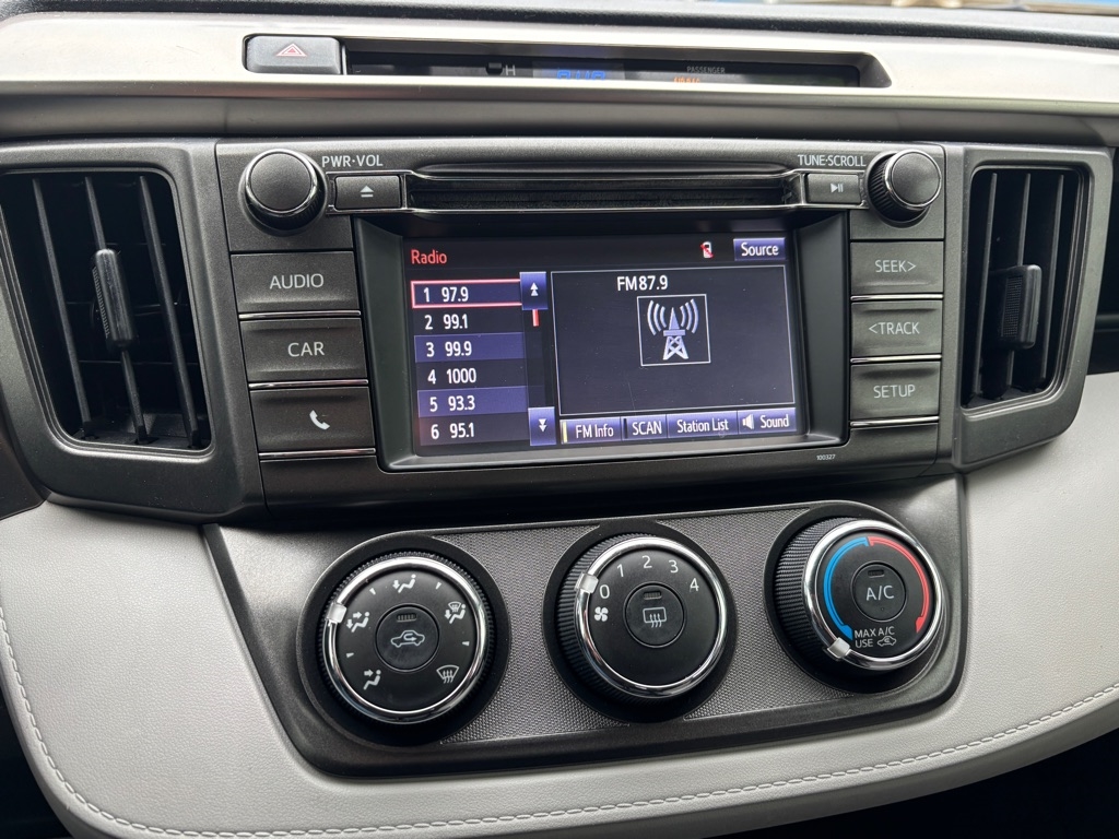 Toyota RAV4 LE FWD 2014