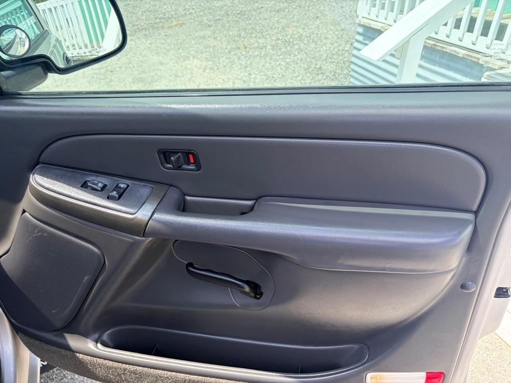 GMC Sierra 1500 Long Bed 2WD 2005