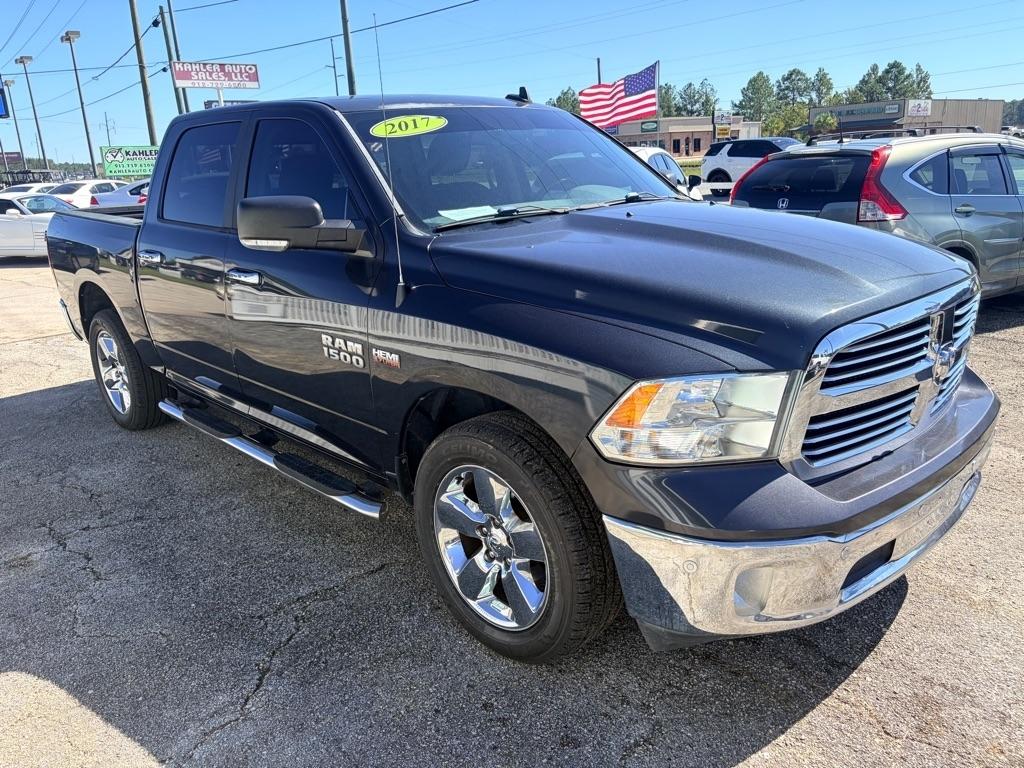 RAM 1500 SLT Crew Cab SWB 2WD 2017