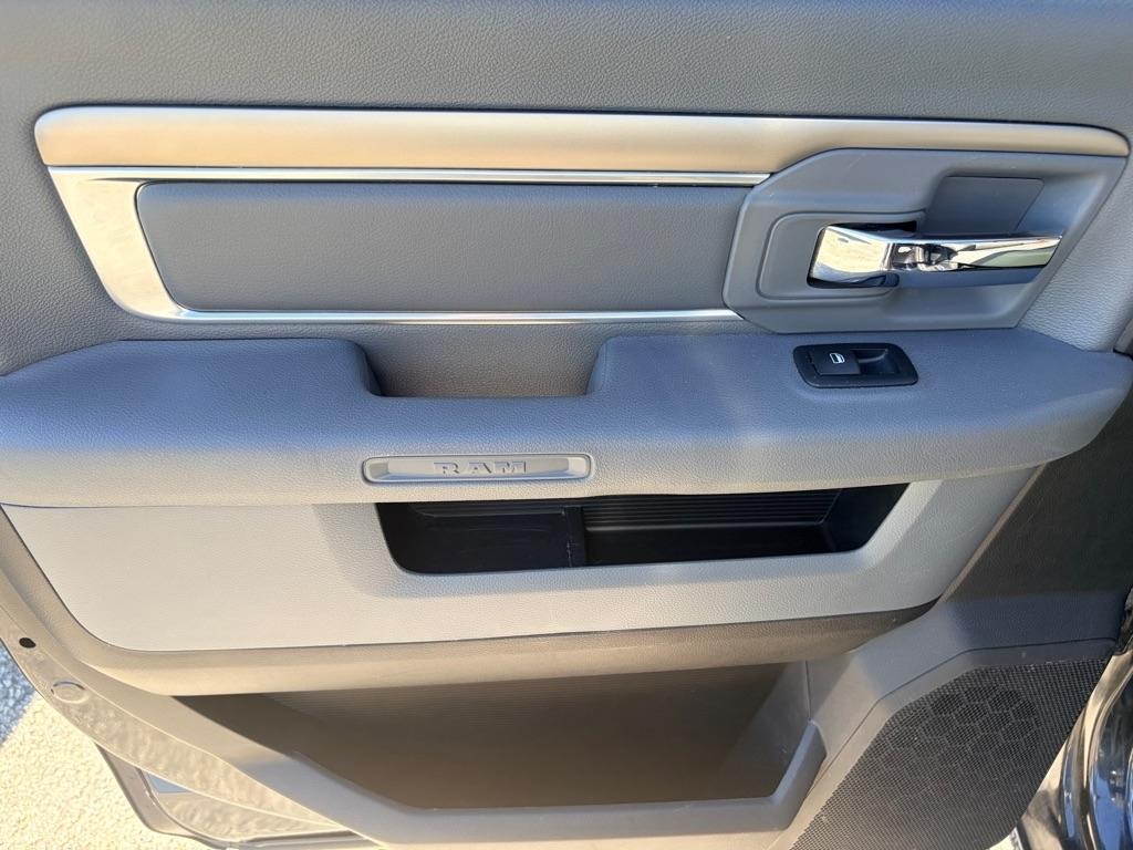 RAM 1500 SLT Crew Cab SWB 2WD 2017