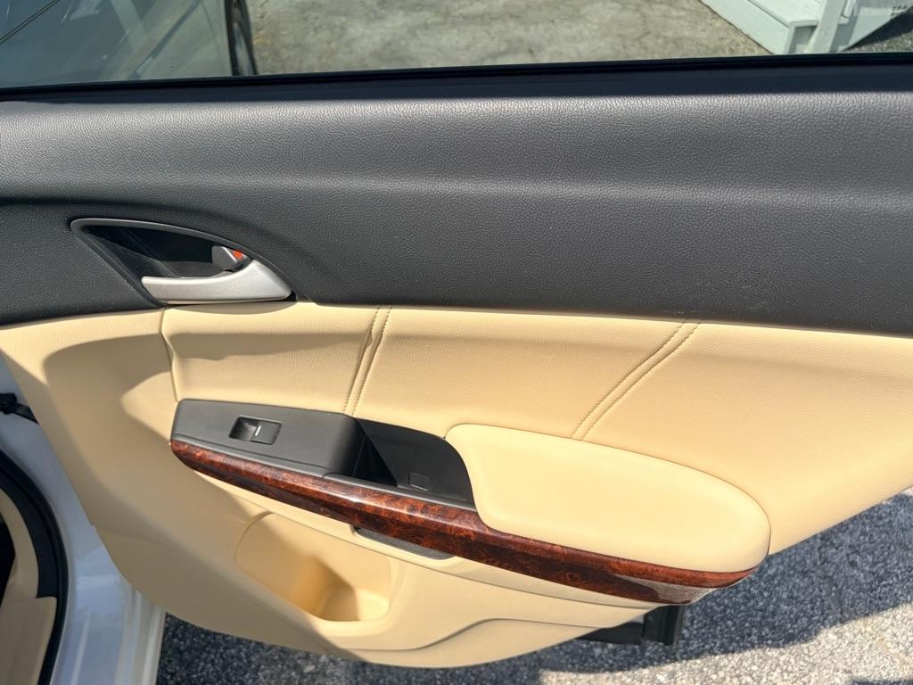 Honda Crosstour photo 16