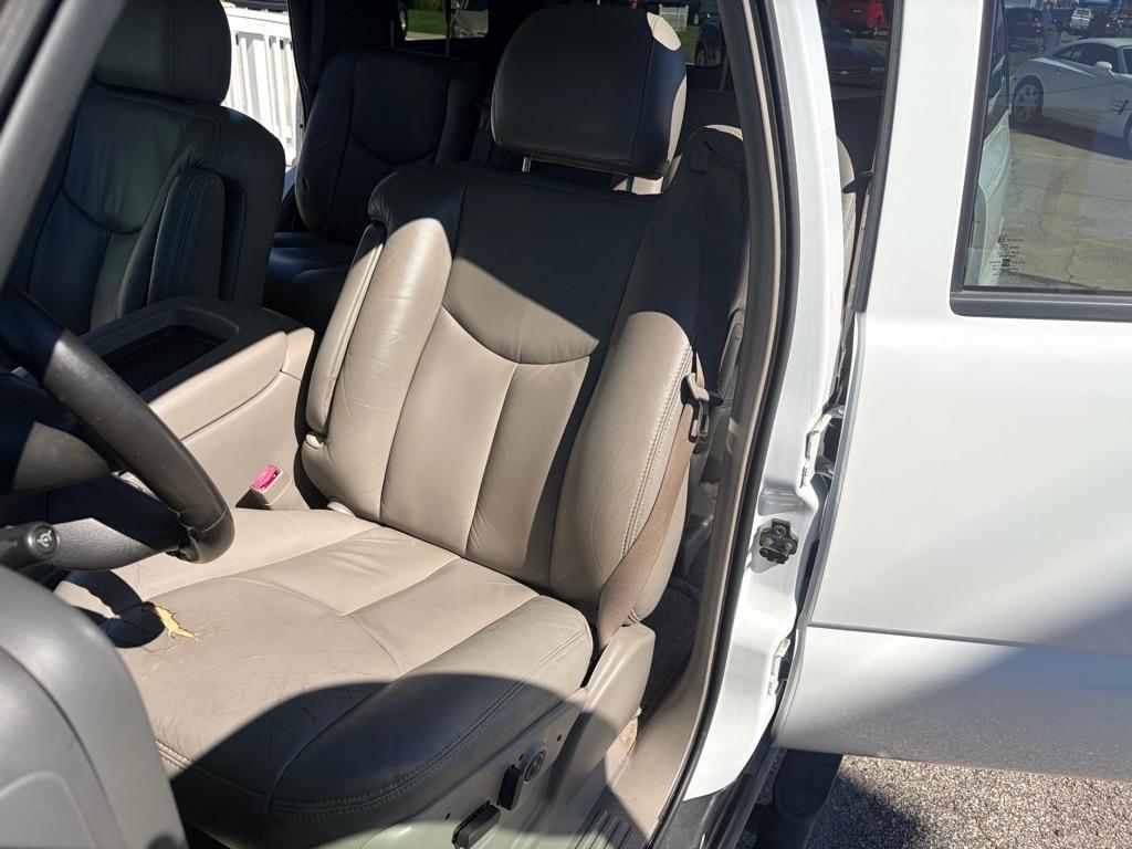 Chevrolet Tahoe 4WD 2003