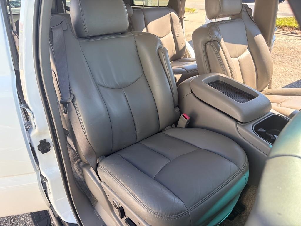 Chevrolet Tahoe 4WD 2003