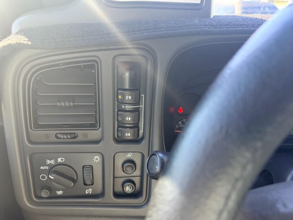 Chevrolet Silverado 2500HD LT Crew Cab Long Bed 4WD 2005