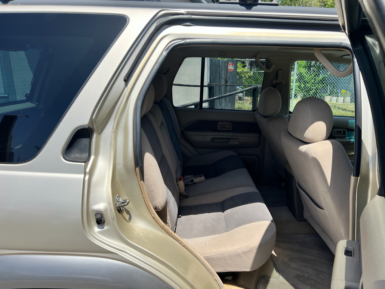 Nissan Pathfinder  2001