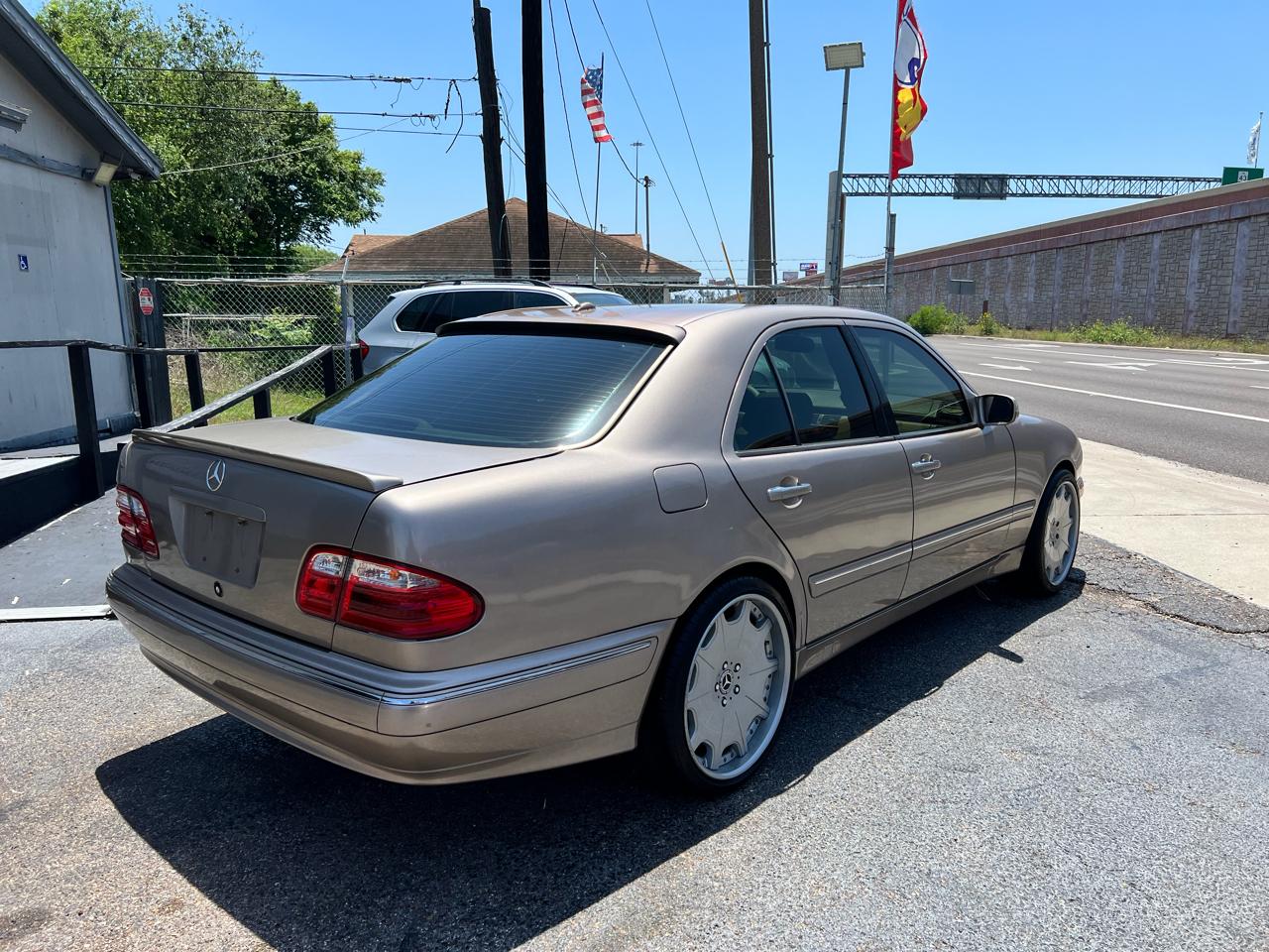 Mercedes-Benz E-Class  2000
