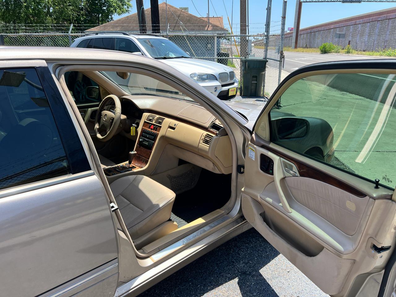 Mercedes-Benz E-Class  2000