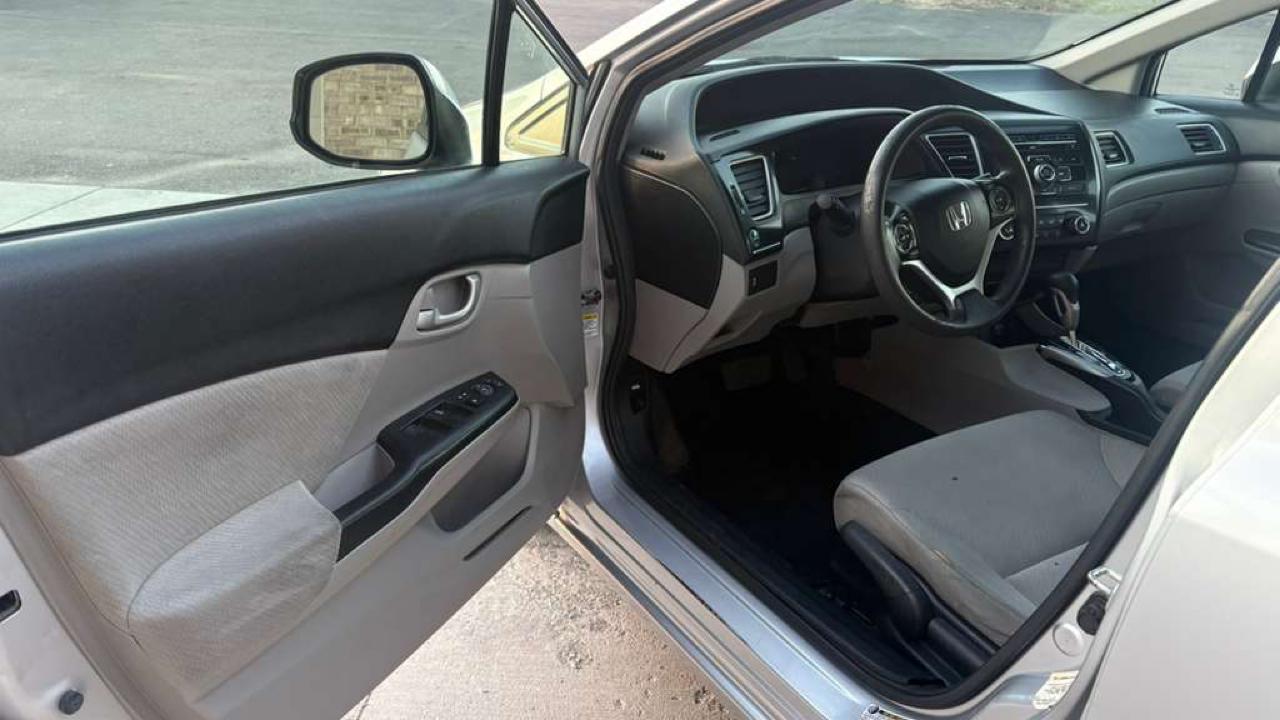 Honda Civic LX sedan 2013