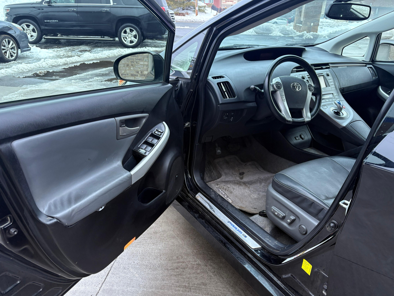 Toyota Prius Prius V 2012