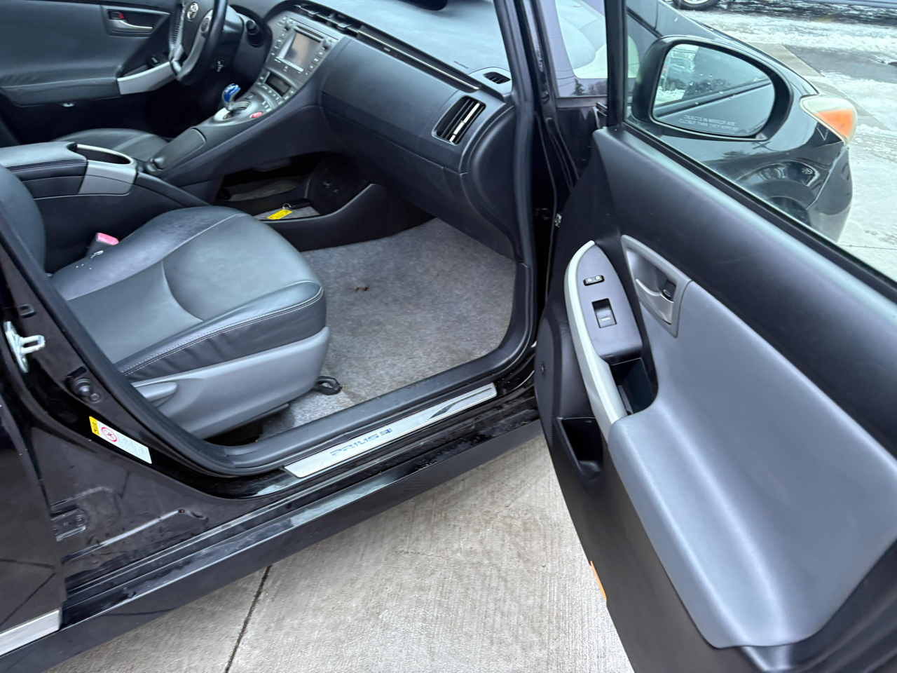 Toyota Prius Prius V 2012