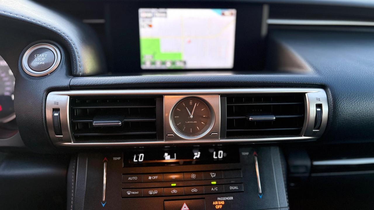 Lexus IS 300 AWD 2016