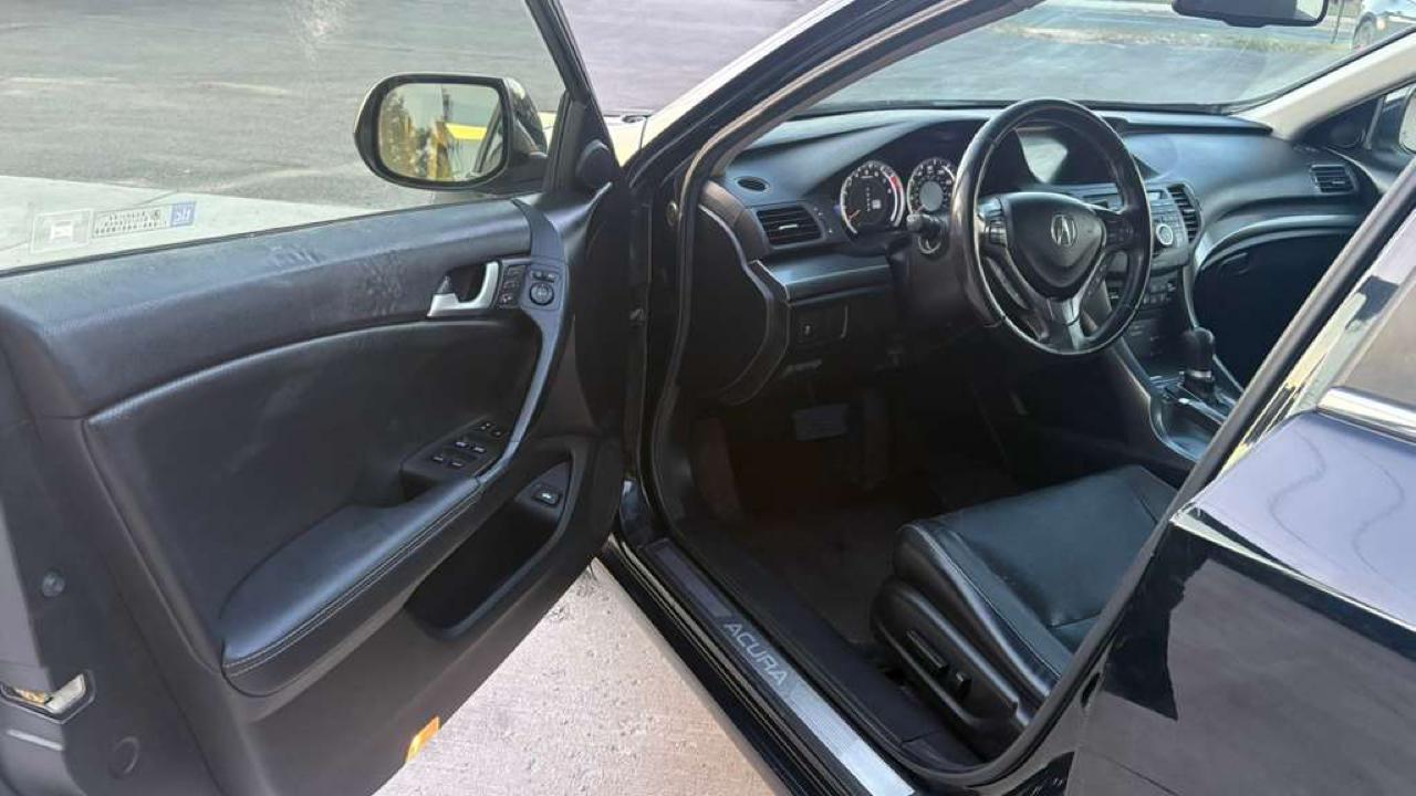 Acura TSX 5-Speed AT with Tech Package 2013