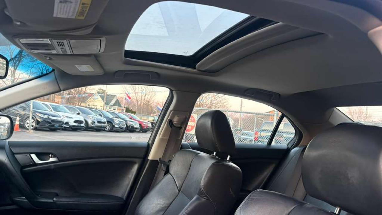 Acura TSX 5-Speed AT with Tech Package 2013