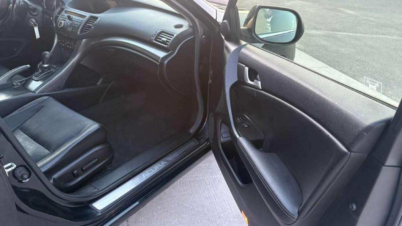 Acura TSX 5-Speed AT with Tech Package 2013