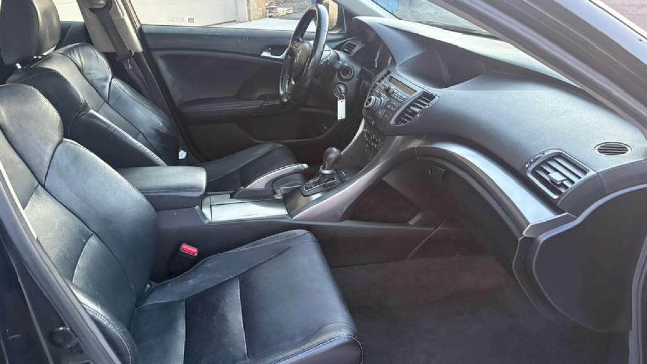 Acura TSX 5-Speed AT with Tech Package 2013