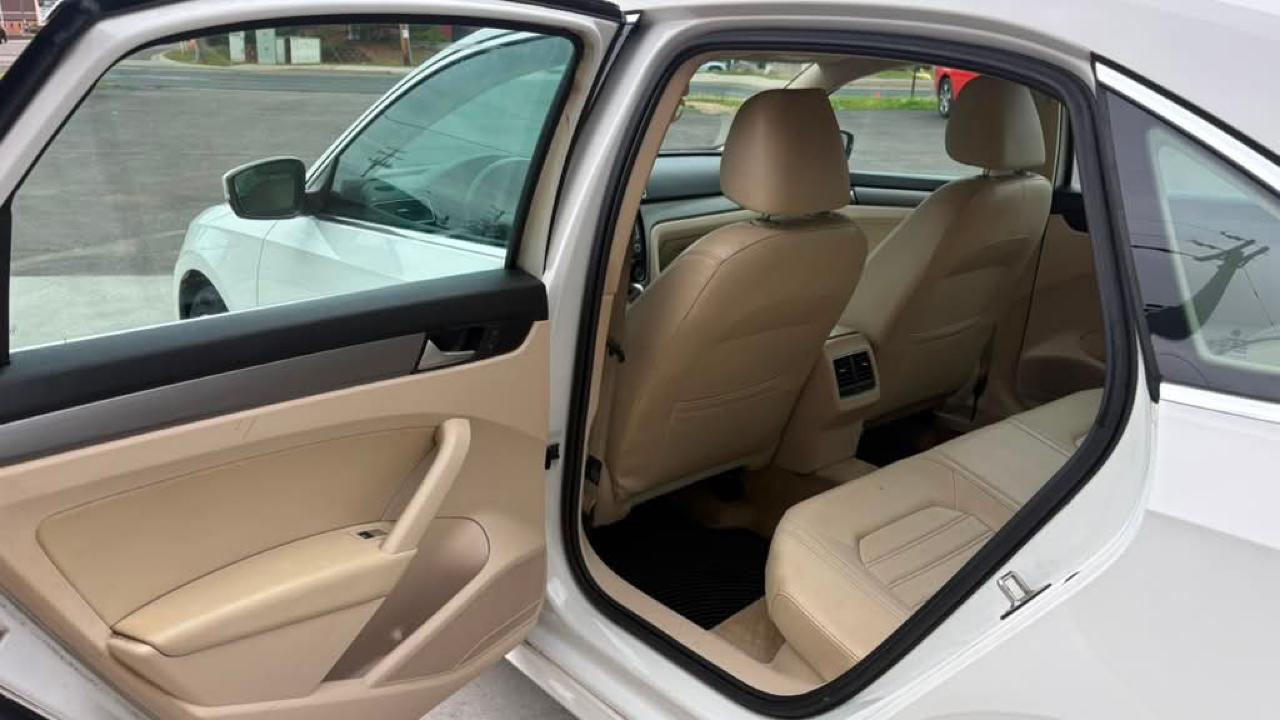 Volkswagen Passat 1.8T SE Auto 2015
