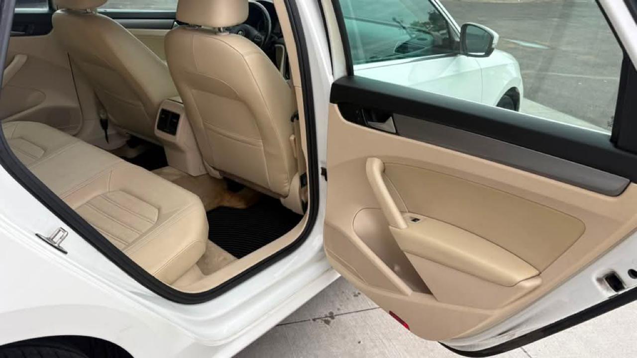 Volkswagen Passat 1.8T SE Auto 2015