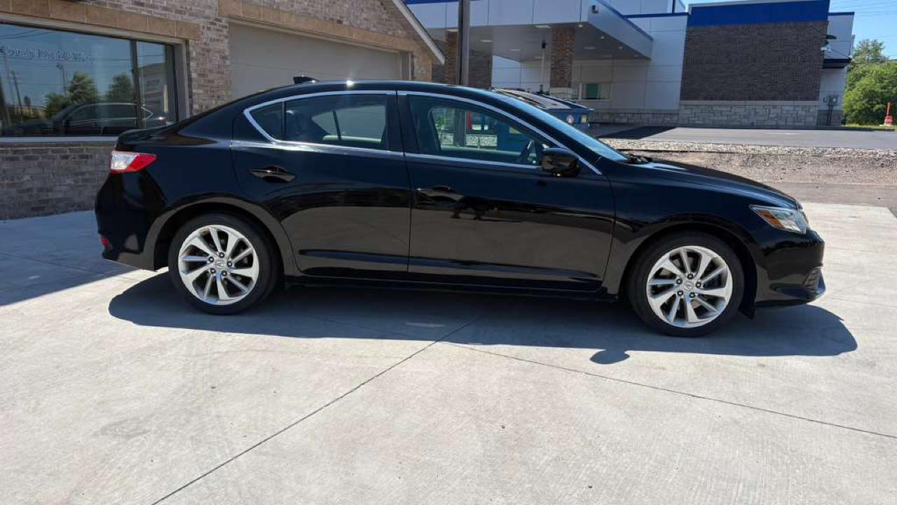 Acura ILX 4dr Sdn 2.0L Tech Pkg 2017
