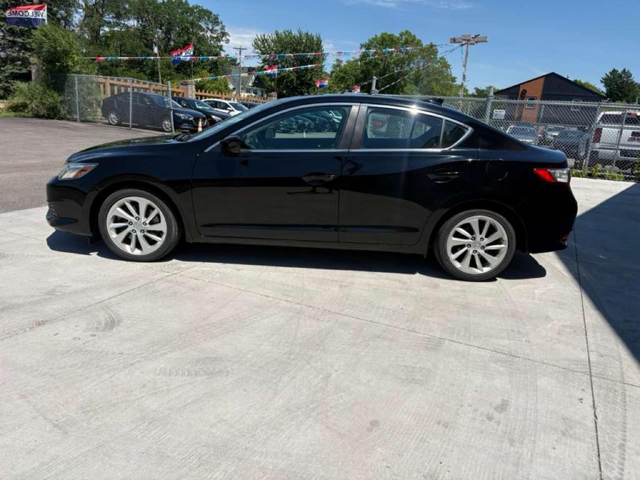 Acura ILX 4dr Sdn 2.0L Tech Pkg 2017