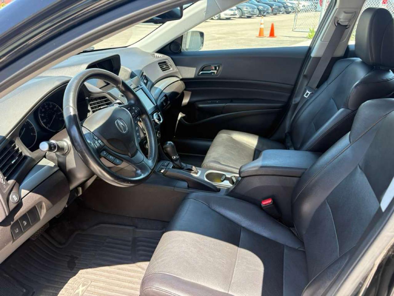 Acura ILX 4dr Sdn 2.0L Tech Pkg 2017