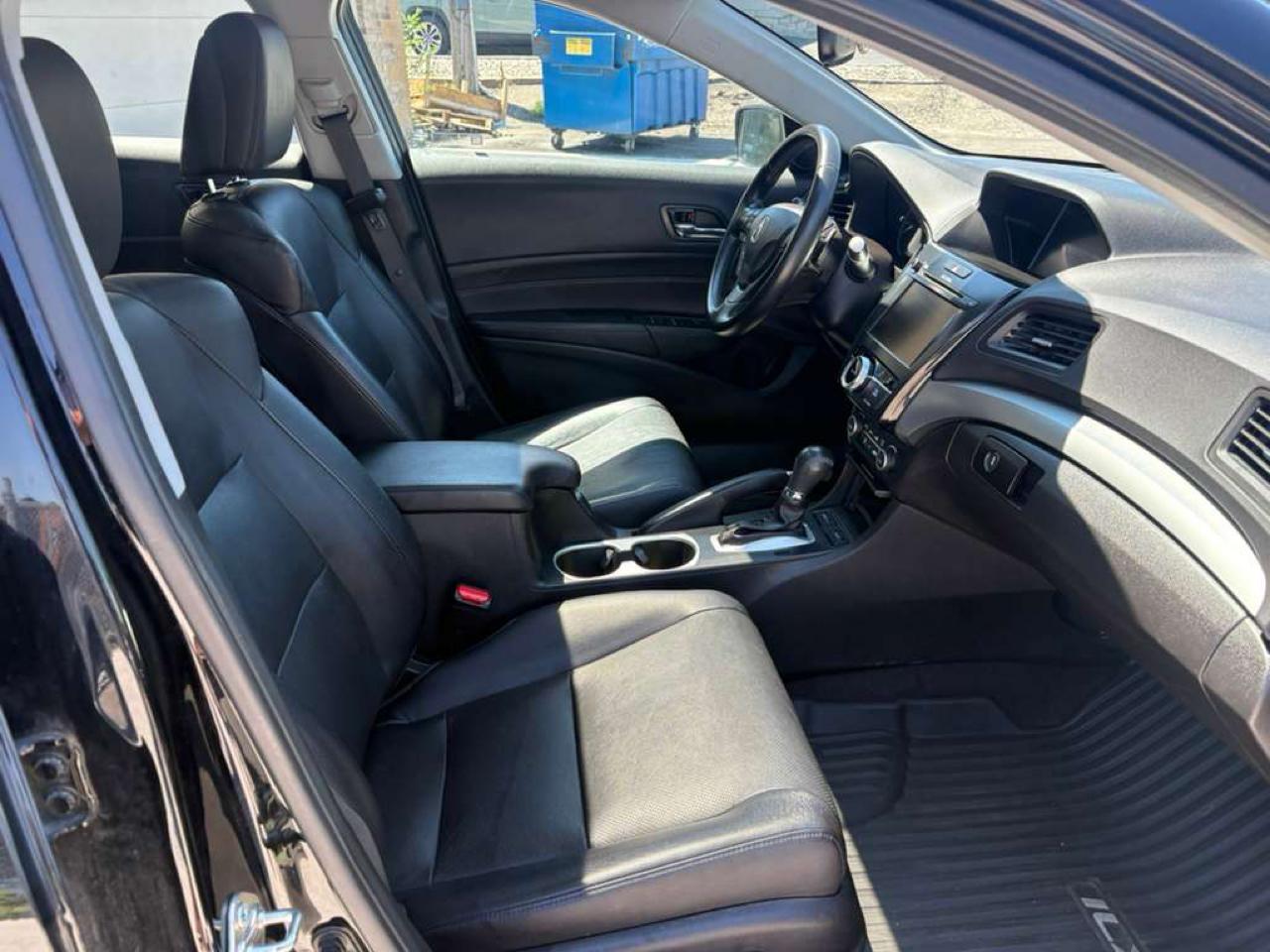Acura ILX 4dr Sdn 2.0L Tech Pkg 2017