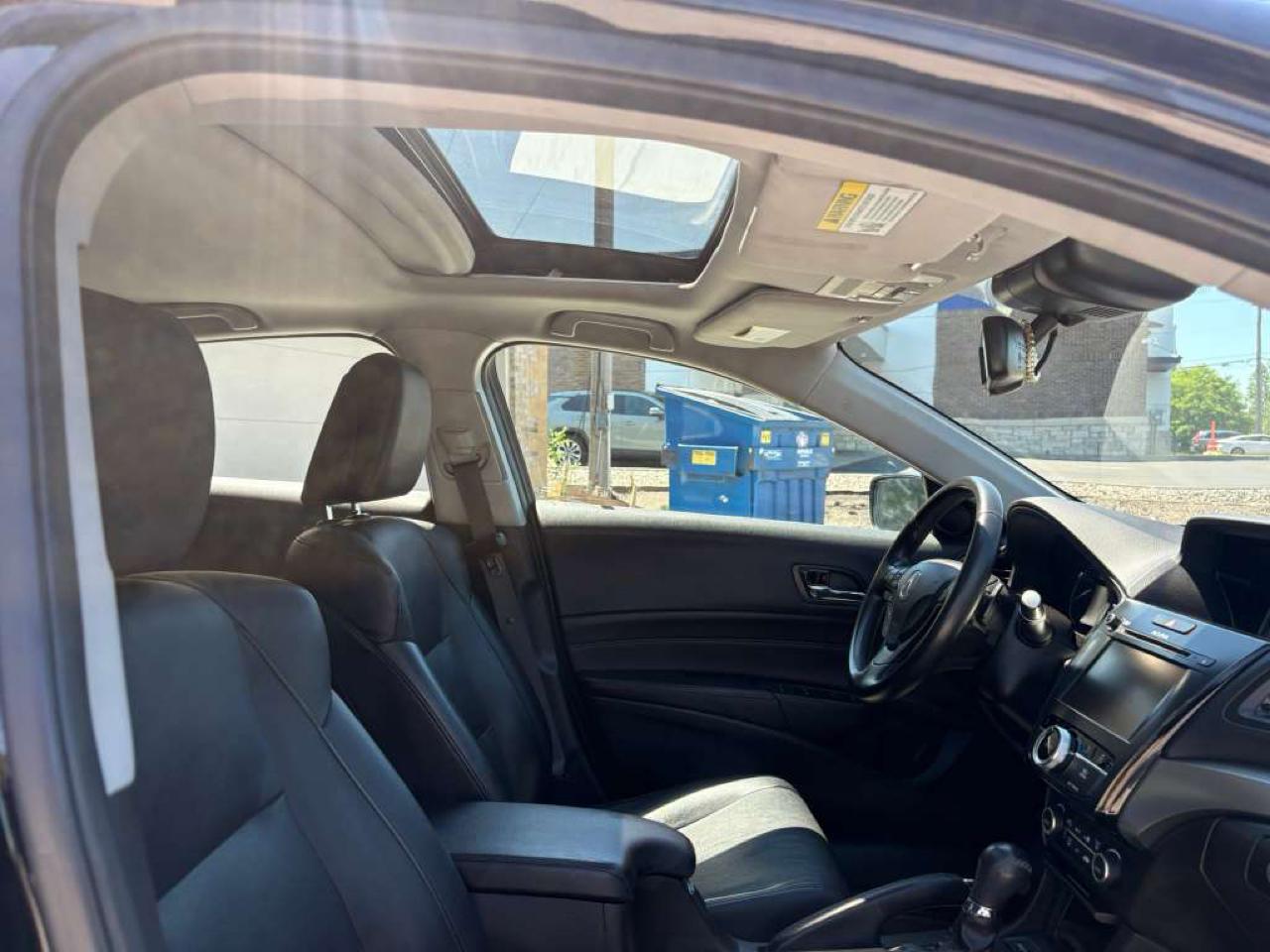 Acura ILX 4dr Sdn 2.0L Tech Pkg 2017