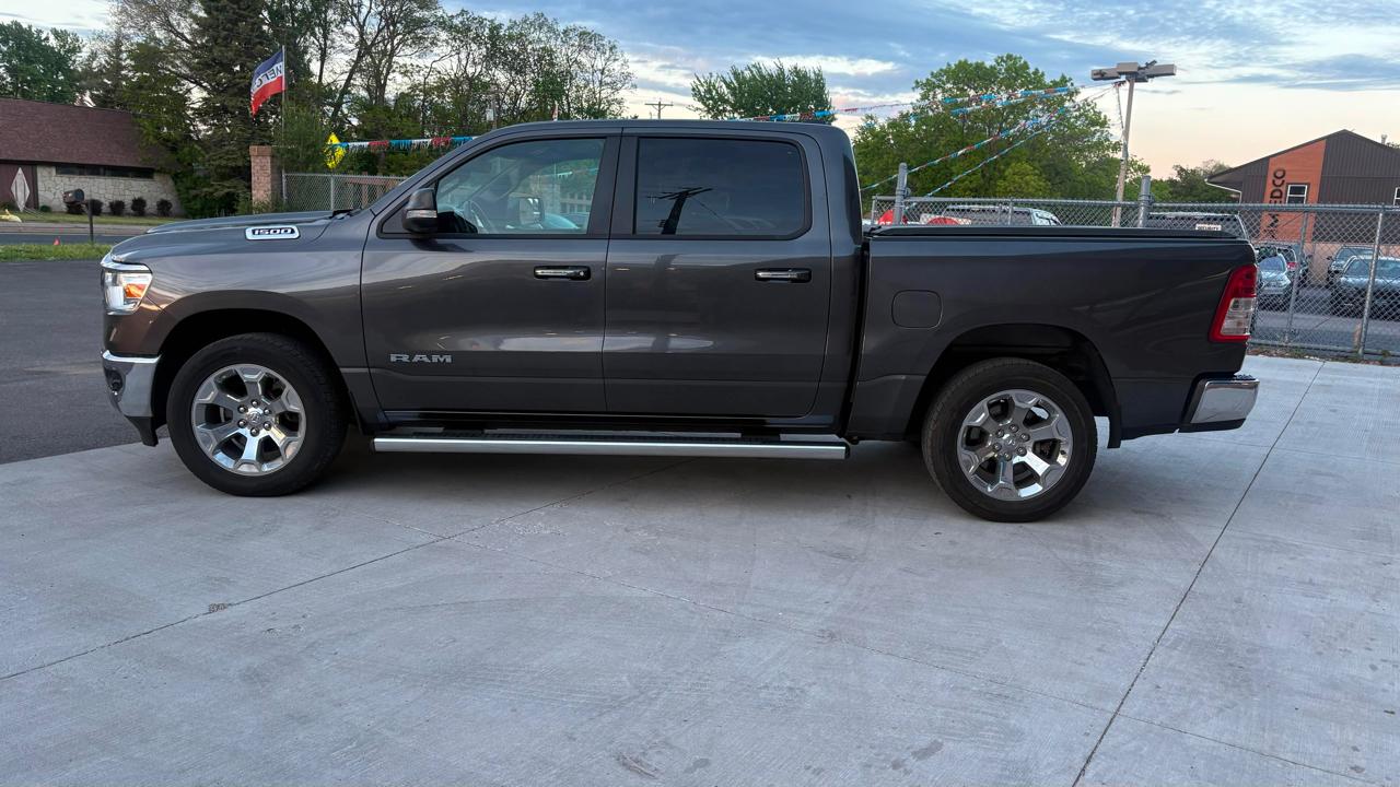 RAM 1500 4WD Crew Cab 140.5" Lone Star 2020