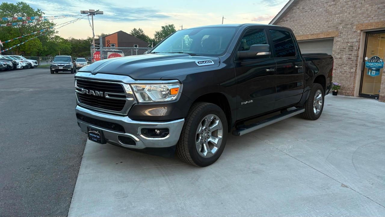 RAM 1500 4WD Crew Cab 140.5" Lone Star 2020