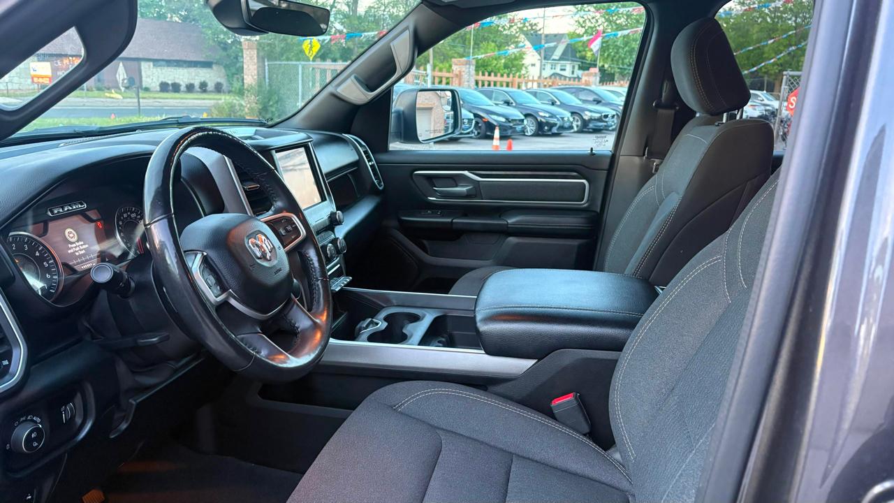 RAM 1500 4WD Crew Cab 140.5" Lone Star 2020