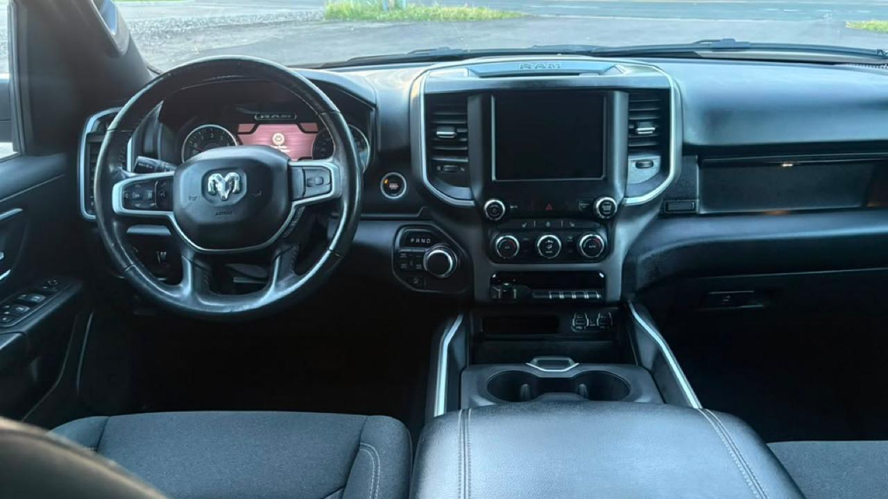 RAM 1500 4WD Crew Cab 140.5" Lone Star 2020