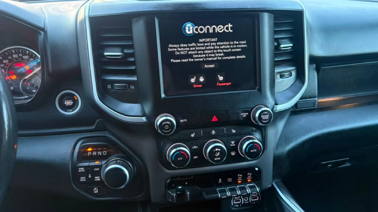 RAM 1500 4WD Crew Cab 140.5" Lone Star 2020