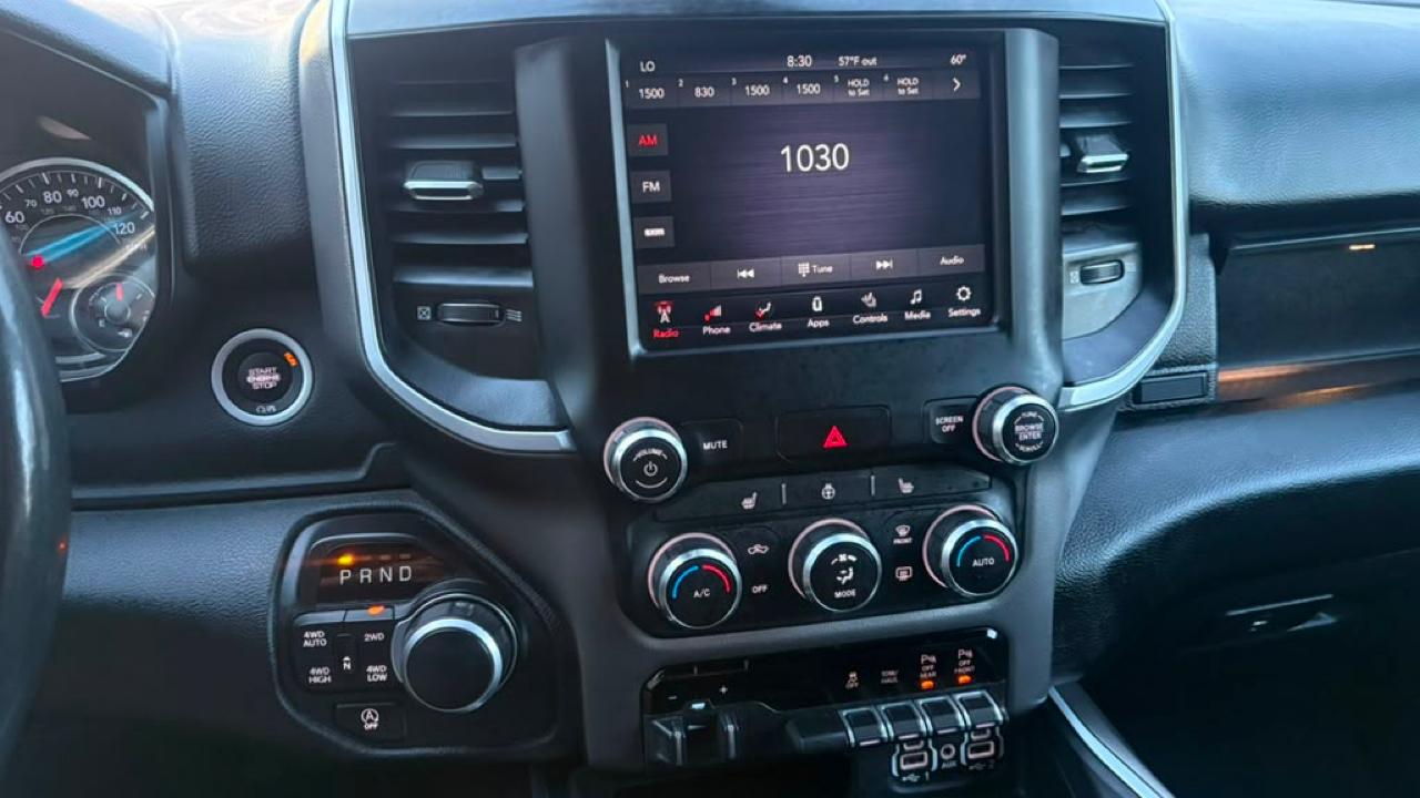 RAM 1500 4WD Crew Cab 140.5" Lone Star 2020