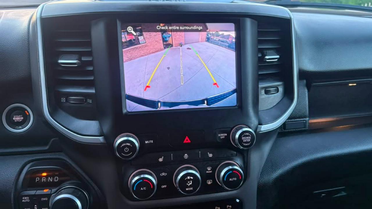 RAM 1500 4WD Crew Cab 140.5" Lone Star 2020