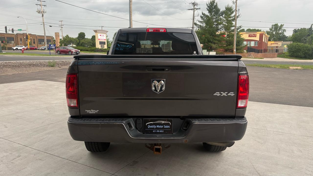 RAM 1500 Tradesman Quad Cab 4WD 2015
