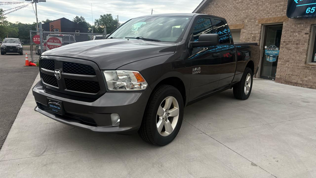 RAM 1500 Tradesman Quad Cab 4WD 2015