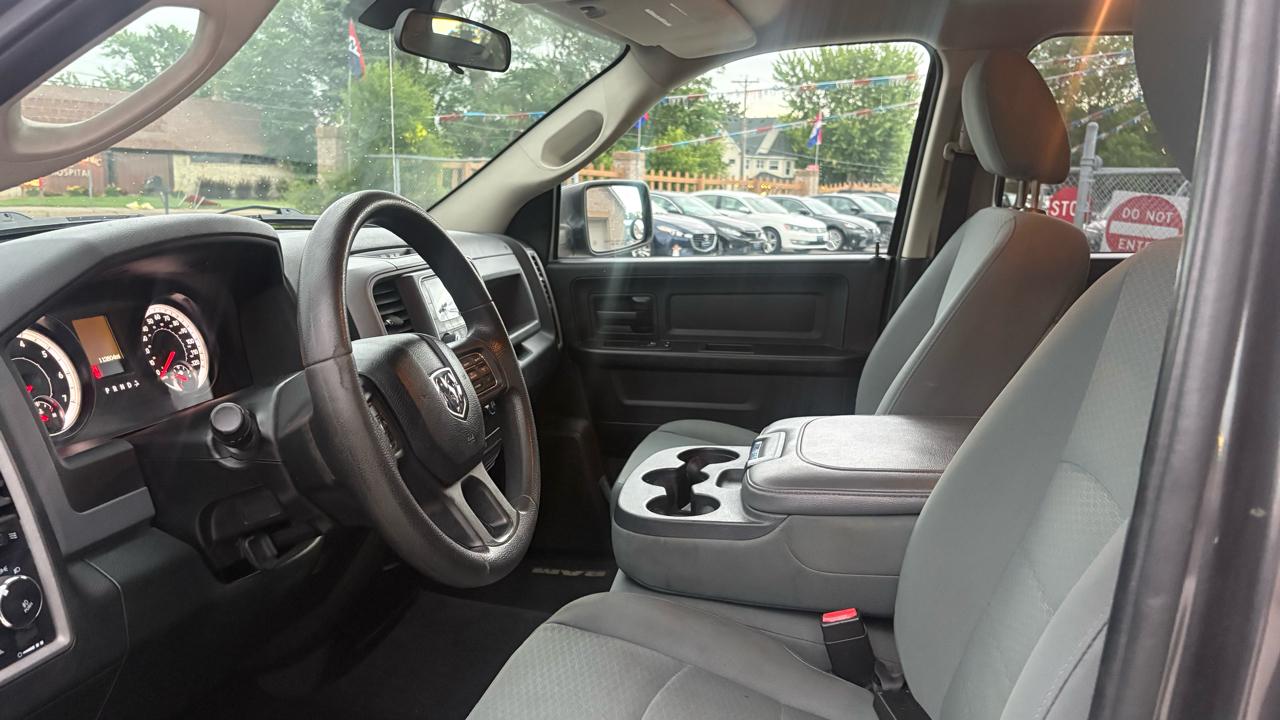RAM 1500 Tradesman Quad Cab 4WD 2015